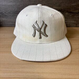 Vintage New York Yankees Hat Cap Fitted 7‎ 1/2 White Gray Striped